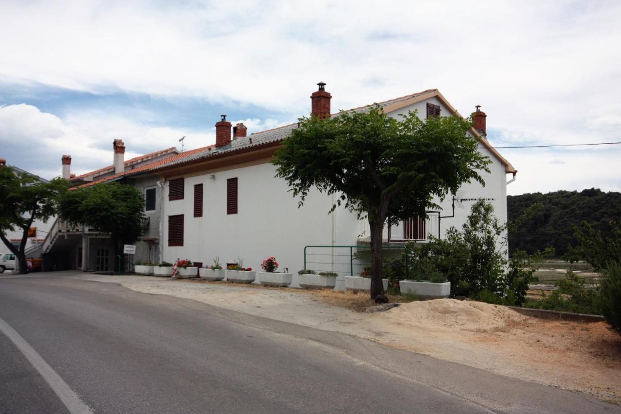 Apartments With A Parking Space Kampor, Rab - 4984 Экстерьер фото