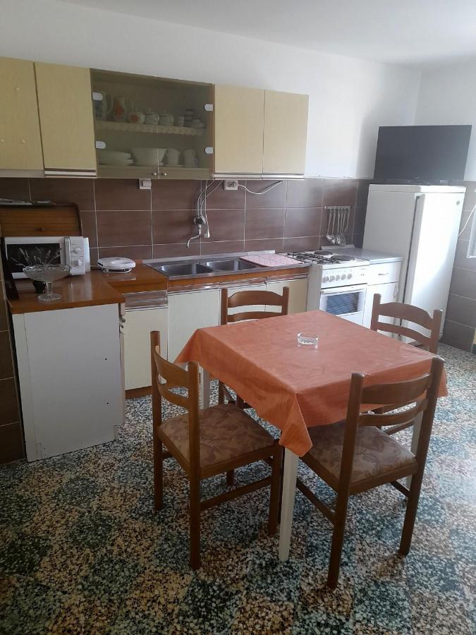 Apartments With A Parking Space Kampor, Rab - 4984 Экстерьер фото