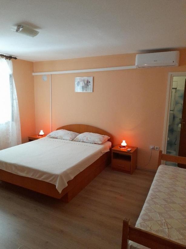 Apartments With A Parking Space Kampor, Rab - 4984 Экстерьер фото